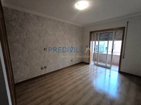 Apartamento T3 Venda em Castêlo da Maia,Maia