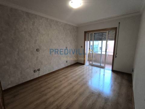 Apartamento T3 Venda em Castêlo da Maia,Maia