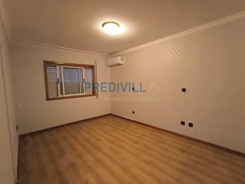 Apartamento T3 Venda em Castêlo da Maia,Maia