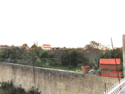 Terreno com viabilidade de construção com 1900 m2 e 15 m de frente em Guetim