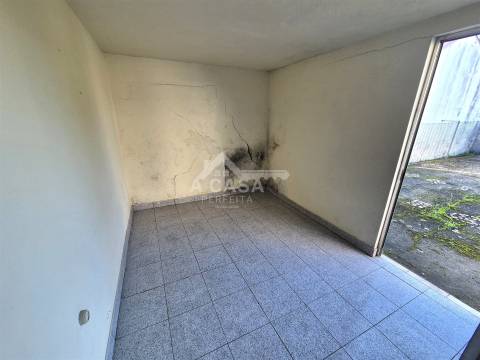 Moradia Isolada Térrea T3 com anexos e logradouro em São João de Ovar