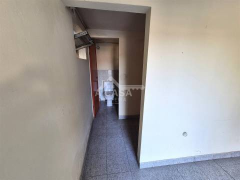 Moradia Isolada Térrea T3 com anexos e logradouro em São João de Ovar