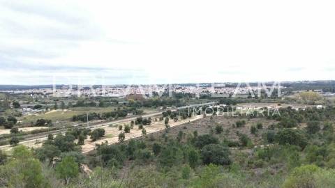 Terreno Urbano para Construção – Palhais-Coina | Viabilidade para 27 Fogos