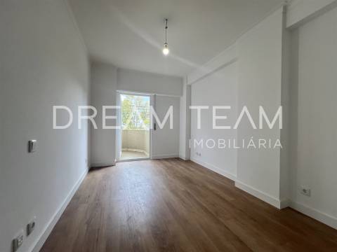 Apartamento T3 Venda em São Domingos de Benfica,Lisboa