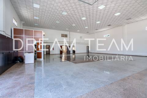 Armazém com escritório no Vale do Alecrim -  Palmela