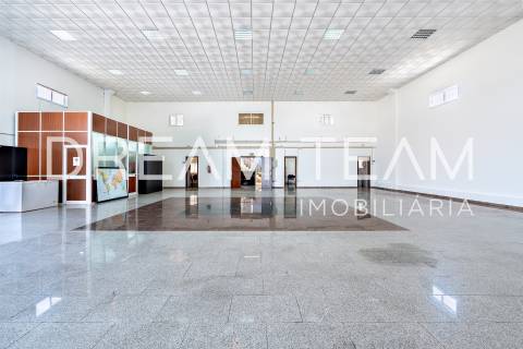 Armazém com escritório no Vale do Alecrim -  Palmela