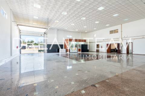 Armazém com escritório no Vale do Alecrim -  Palmela