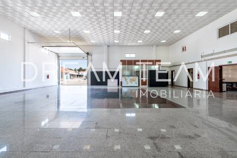 Armazém com escritório no Vale do Alecrim -  Palmela
