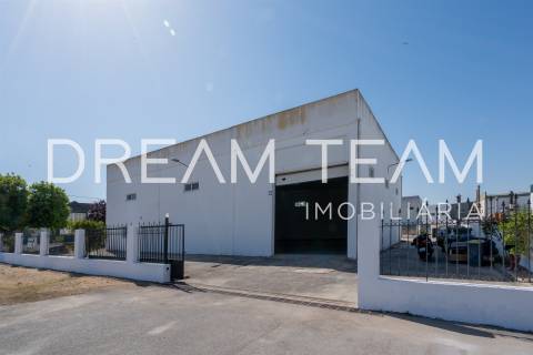 Armazém com escritório no Vale do Alecrim -  Palmela