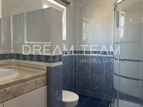 Moradia T4  com Piscina e Lote de 670m² – Qta da Serralheira, Setúbal
