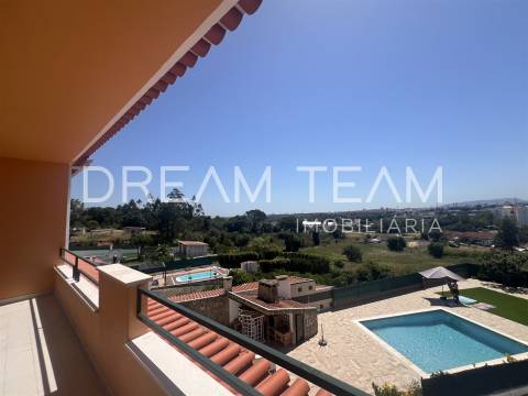 Moradia T4  com Piscina e Lote de 670m² – Qta da Serralheira, Setúbal