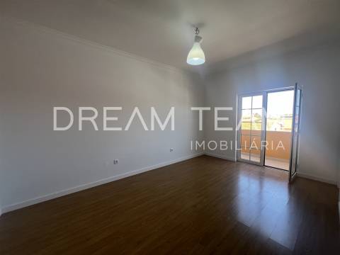 Moradia T4  com Piscina e Lote de 670m² – Qta da Serralheira, Setúbal
