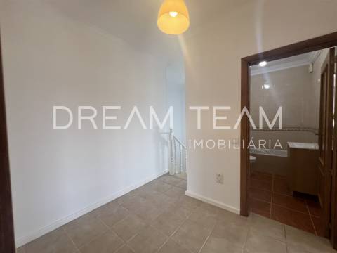 Moradia T4  com Piscina e Lote de 670m² – Qta da Serralheira, Setúbal