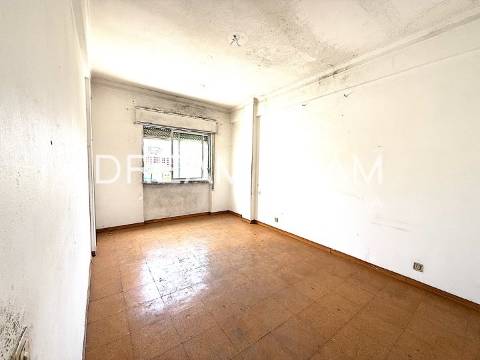Apartamento T4 Pcta. Olga Morais Sarmento - Setúbal