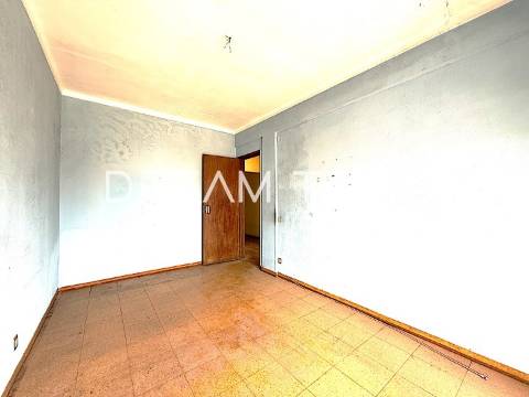 Apartamento T4 Pcta. Olga Morais Sarmento - Setúbal