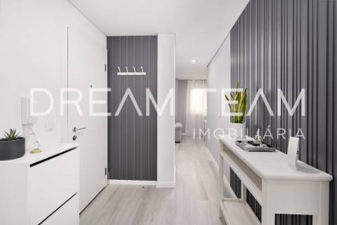 Exclusividade e Conforto em Setúbal: Apartamento T3 convertido em T2, remodelado perto do Alegro