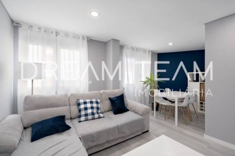 Exclusividade e Conforto em Setúbal: Apartamento T3 convertido em T2, remodelado perto do Alegro