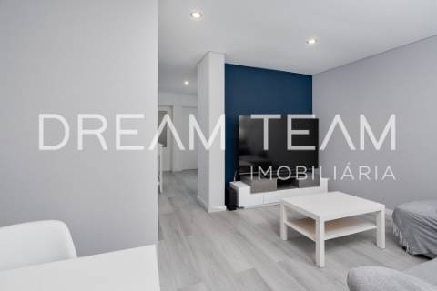 Exclusividade e Conforto em Setúbal: Apartamento T3 convertido em T2, remodelado perto do Alegro