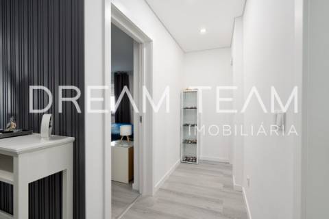 Exclusividade e Conforto em Setúbal: Apartamento T3 convertido em T2, remodelado perto do Alegro