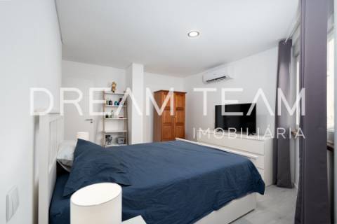 Exclusividade e Conforto em Setúbal: Apartamento T3 convertido em T2, remodelado perto do Alegro