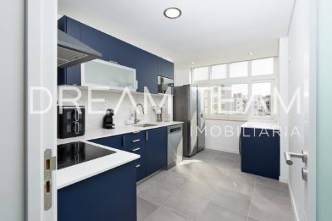 Exclusividade e Conforto em Setúbal: Apartamento T3 convertido em T2, remodelado perto do Alegro
