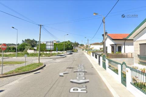Terreno para construção de Moradia de 2 frentes