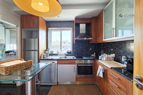 Apartamento T2 em Valongo com 3 Frentes e 2 Varandas
