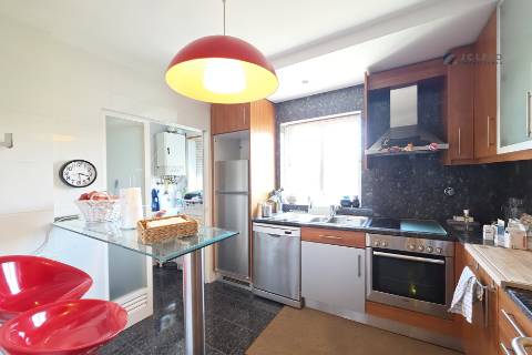 Apartamento T2 em Valongo com 3 Frentes e 2 Varandas