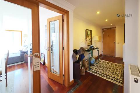 Apartamento T2 em Valongo com 3 Frentes e 2 Varandas