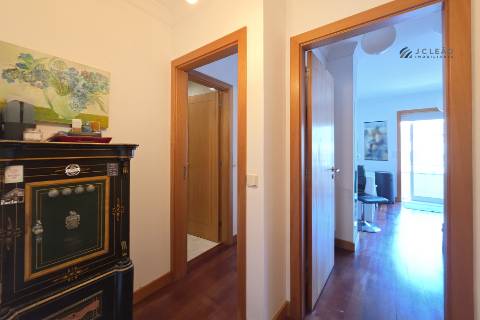 Apartamento T2 em Valongo com 3 Frentes e 2 Varandas