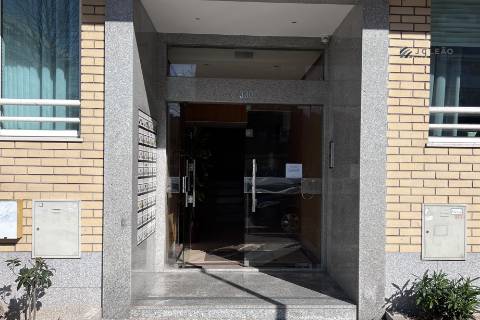 Apartamento T2 em Valongo com 3 Frentes e 2 Varandas