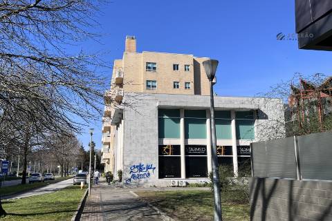 Apartamento T2 em Valongo com 3 Frentes e 2 Varandas
