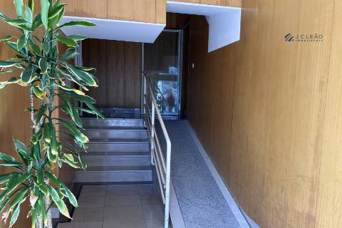 Apartamento T2 em Valongo com 3 Frentes e 2 Varandas