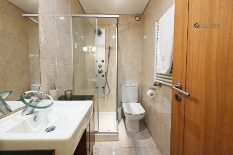 Apartamento T2 em Valongo com 3 Frentes e 2 Varandas