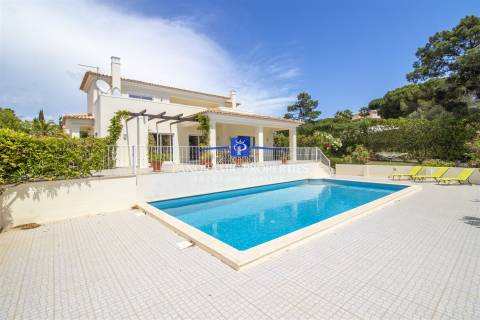 Moradia com 4 quartos perto da Praia do Carvoeiro
