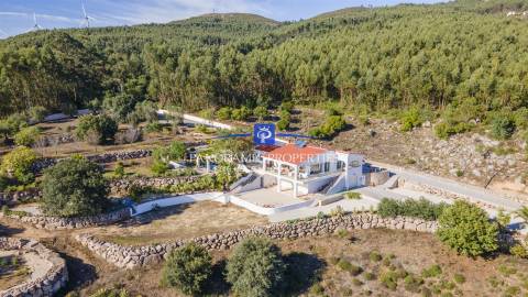 EXCLUSIVO! Magnífica moradia rural em Monchique, com vistas panorâmicas para a costa