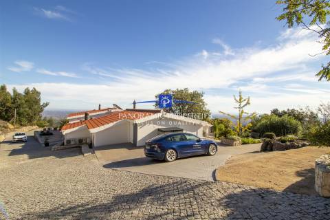 EXCLUSIVO! Magnífica moradia rural em Monchique, com vistas panorâmicas para a costa