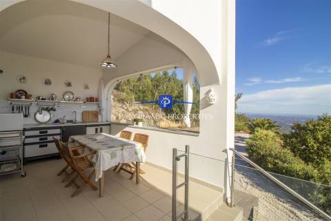 EXCLUSIVO! Magnífica moradia rural em Monchique, com vistas panorâmicas para a costa