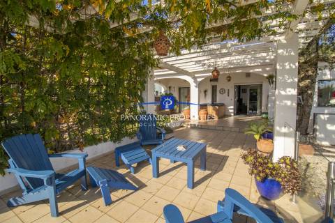EXCLUSIVO! Magnífica moradia rural em Monchique, com vistas panorâmicas para a costa