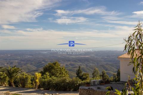 EXCLUSIVO! Magnífica moradia rural em Monchique, com vistas panorâmicas para a costa