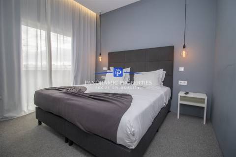 Elegante apartamento estúdio, está localizado no prestigiado resort Pestana,