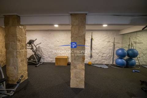 Elegante apartamento estúdio, está localizado no prestigiado resort Pestana,