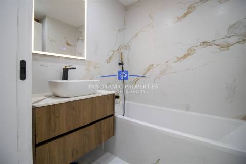 Apartamento com dois quartos a  5 minutos a pé da praia de Armação de Pêra