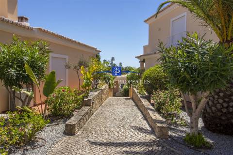 Luminoso e moderno apartamento de 2 quartos com vista para o mar perto de Carvoeiro