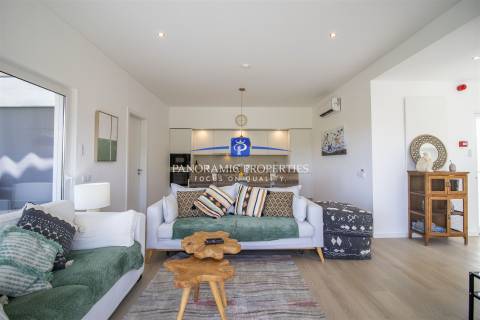 Moradia moderna de 3 quartos com piscina privada