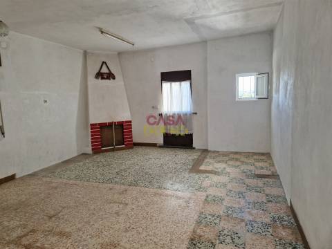 Armazém T1 Venda em Brogueira, Parceiros de Igreja e Alcorochel,Torres Novas