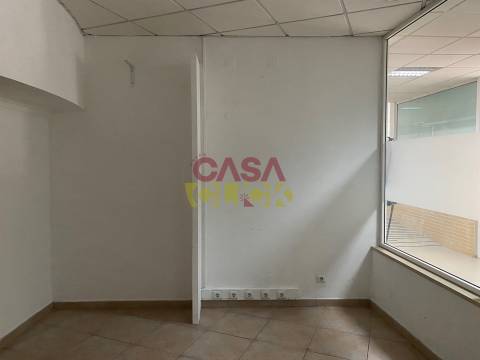 Loja T2 Venda em Torres Novas (Santa Maria, Salvador e Santiago),Torres Novas