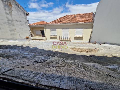 Prédio T2 Venda em Torres Novas (Santa Maria, Salvador e Santiago),Torres Novas