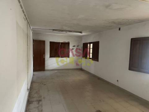 Armazém  Venda em Amiais de Baixo,Santarém