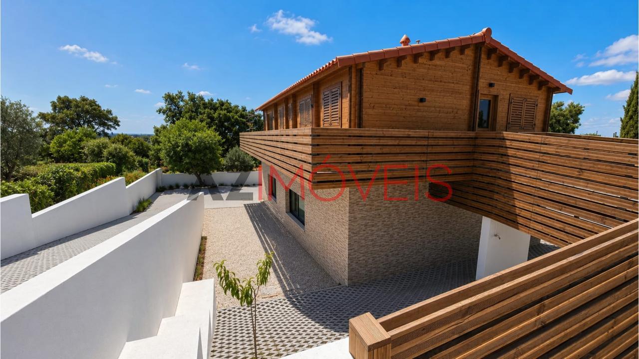 Casa Modelo, de tipologia T3, Construção...